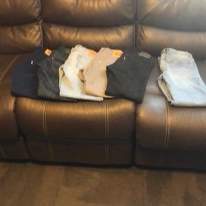 6 PAIR OF PANTS.....5 Levi/1 old navy